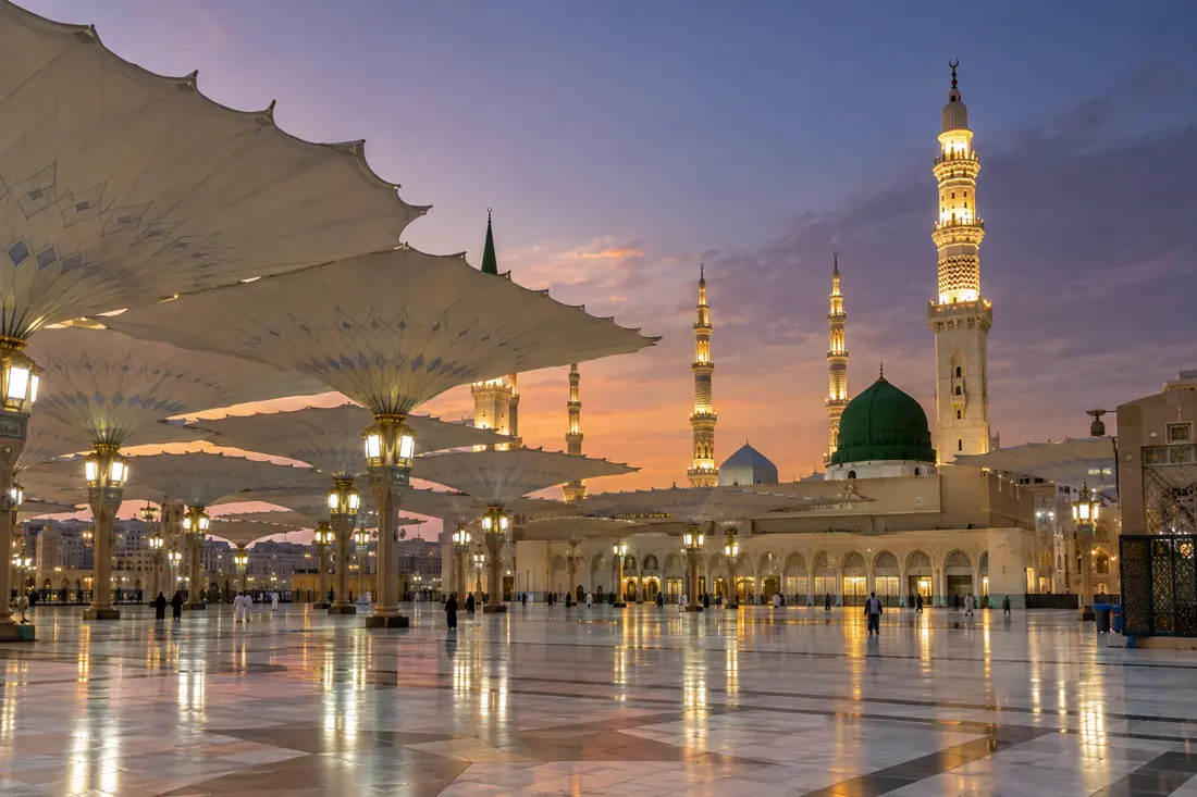 The Prophet’s Mosque in Madinah at dusk